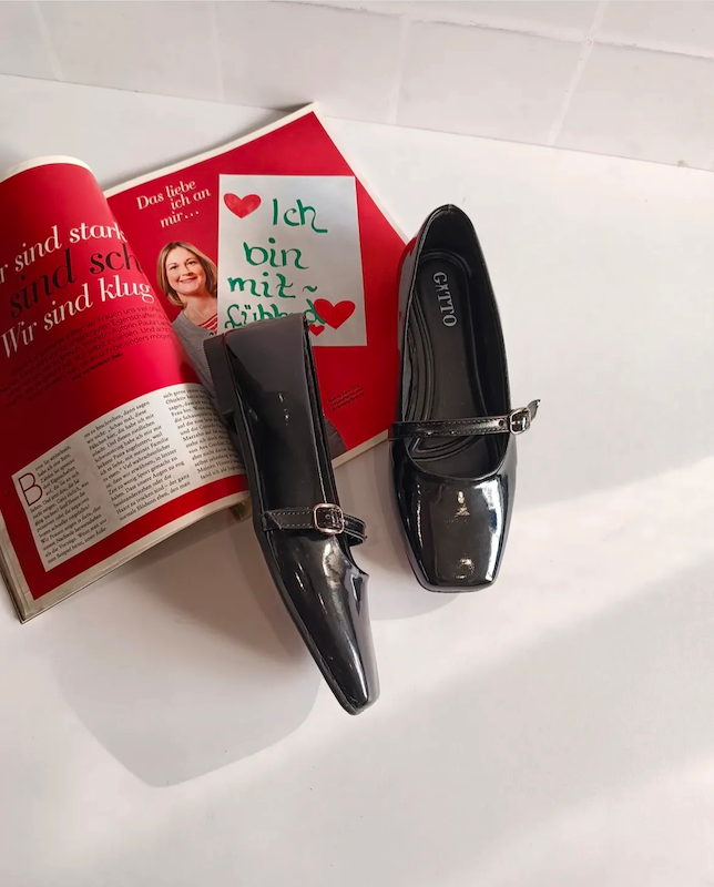 کالج عروسکی F647