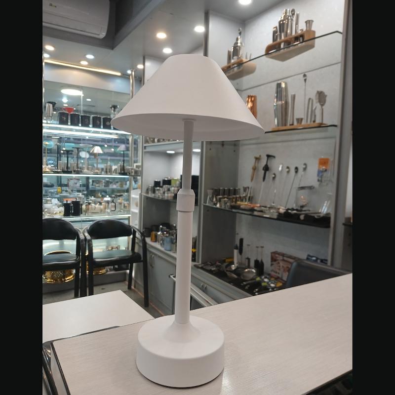 آباژور رومیزی شارژی کلاسیک