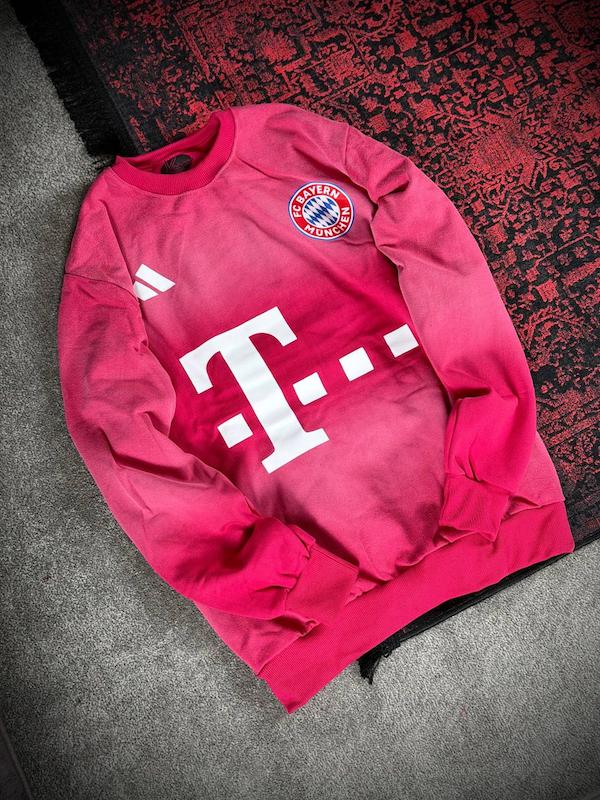 دورس1 کیت بایرن مونیخ صورتی