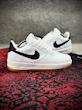 کد 302 ایرفورس وان سفید مشکی زیر کرم
