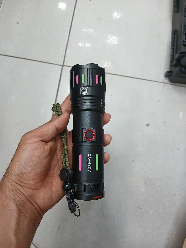 چراغ دستی فلزی مدل XA-B707 ذوم دار با مقاومت بالا