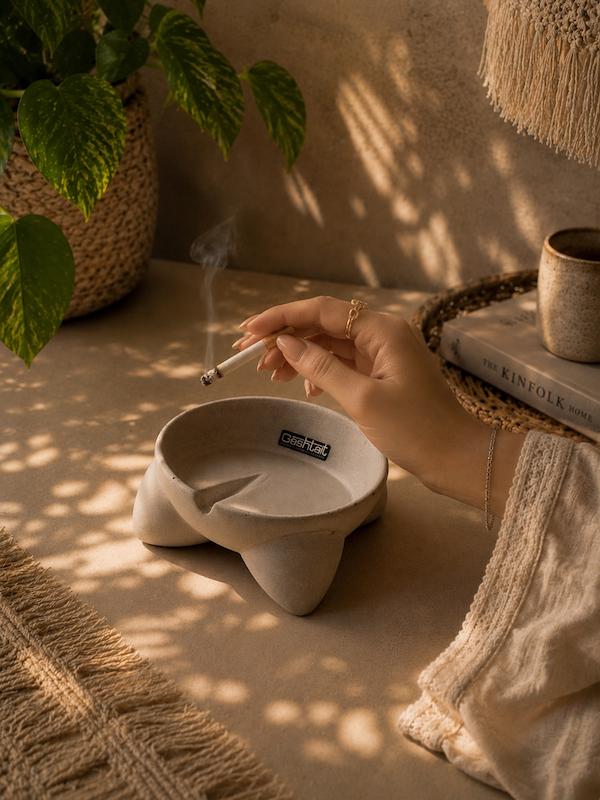 زیرسیگاری پایه دار