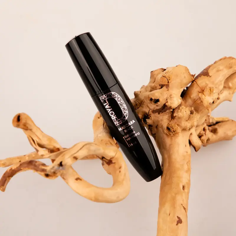 ریمل مژه مشکی رویال دی با سری حجم دهنده قوی