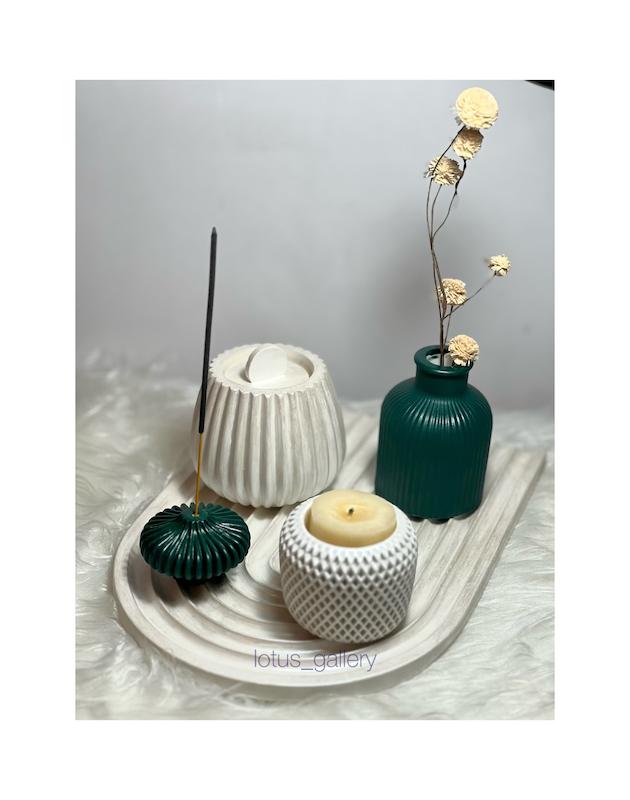 جلو مبلی رومیزی سبز و سفید صدفی