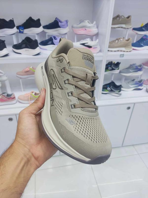 اسکیچرز مکس کوشن  