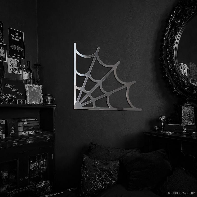 آینه تار عنکبوت🕸️🕷️