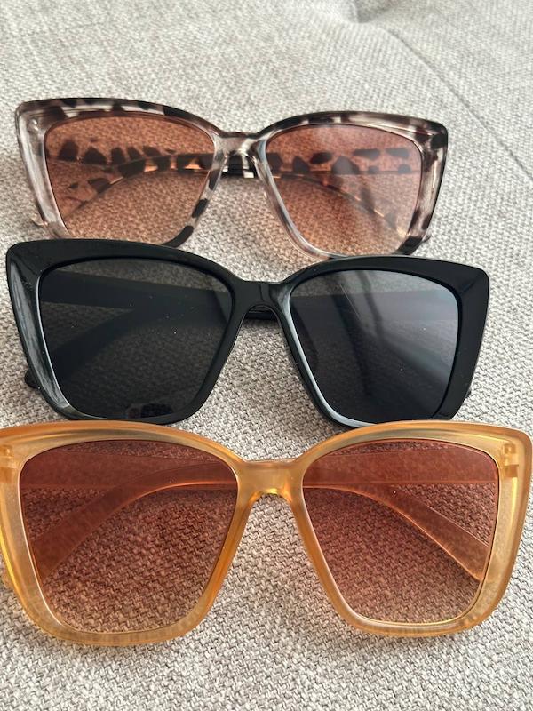 عینک آفتابی گربه‌ای