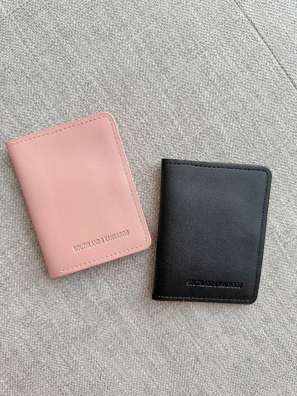 کیف کارت‌دکمه‌ای ساده