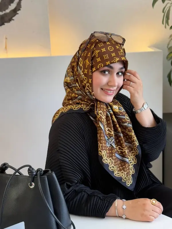 ال وی قهوه ای
