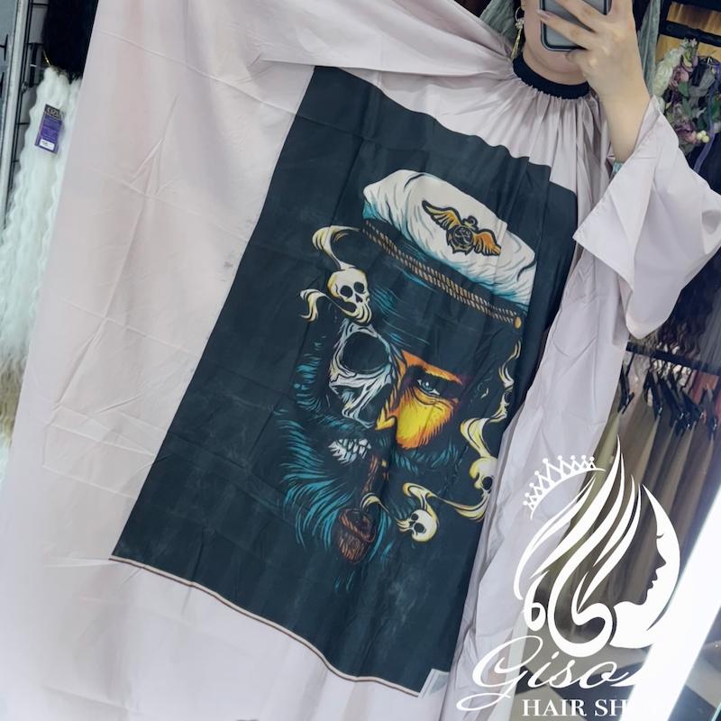 پیشبند آرایشگری مشتری دور گردن کش طرح چاپی