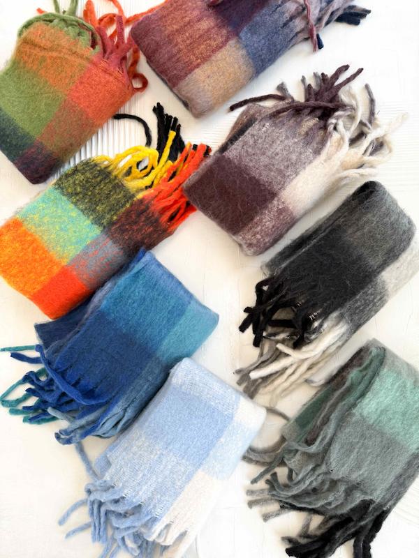 بیگ‌ اسکارف چهارخونه