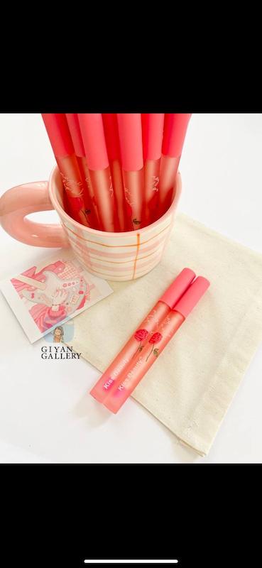 لیپ گلاس گل رز صورتی kiss beauty اورجینال 🍇🎀🧁