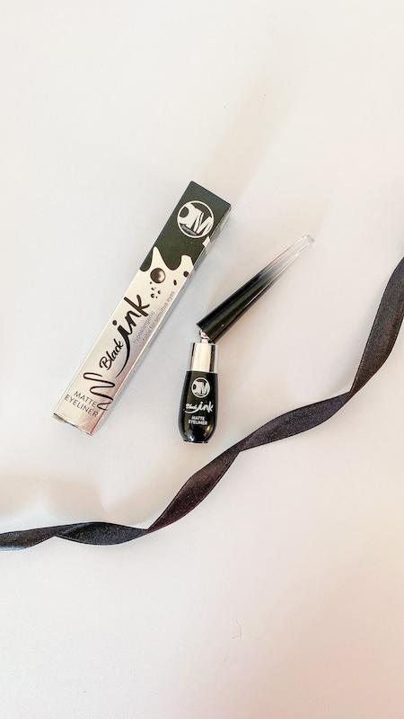 خط چشم مشکی با سری گردون🥷🏻🫙🪄