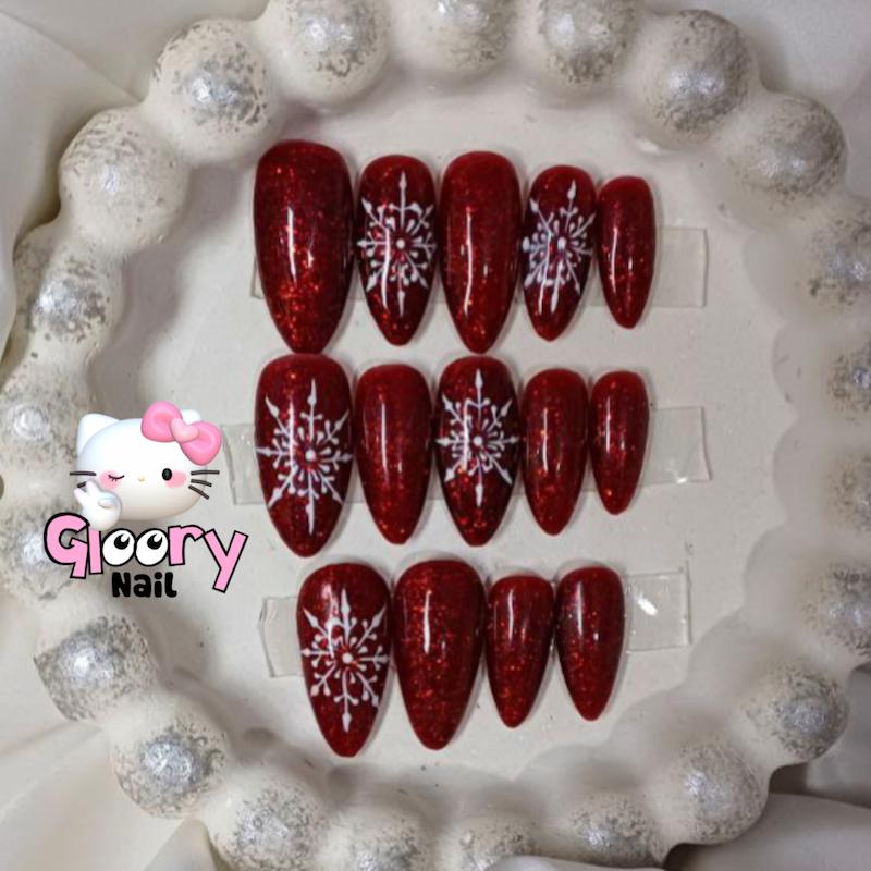 آیس قرمز و برف