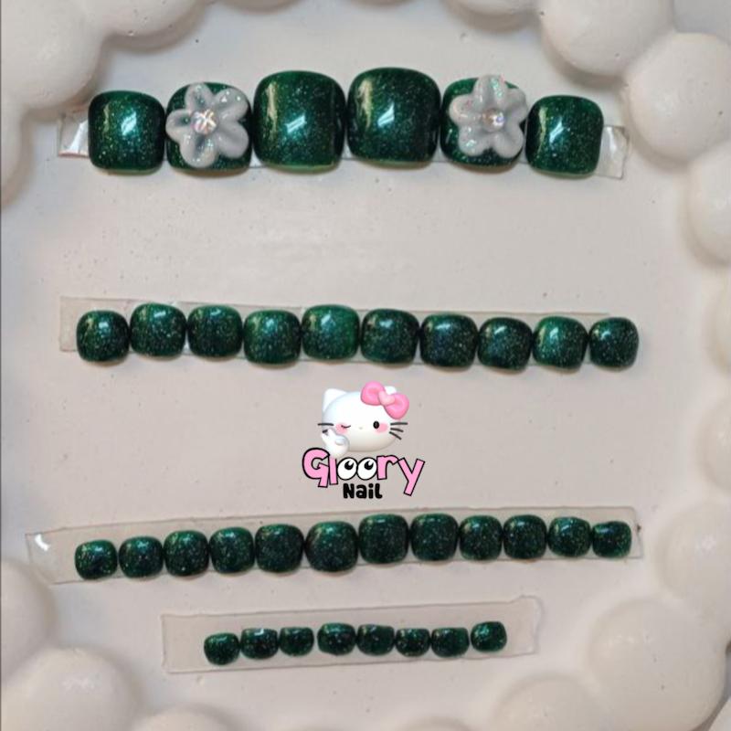 ناخن پا سبز و گل برجسته