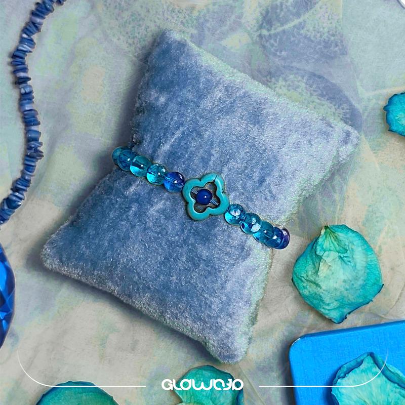 دستبند مهره شیشه ای و فیروزه مدل ونکلیف