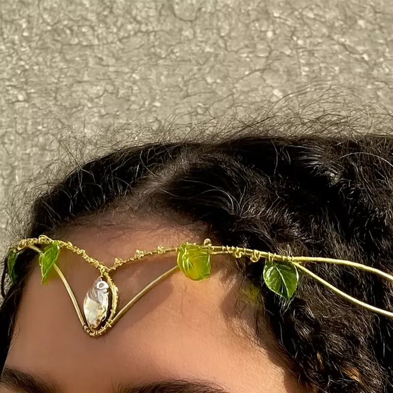 تیارا دست‌ساز مناسب استایل مجلسی