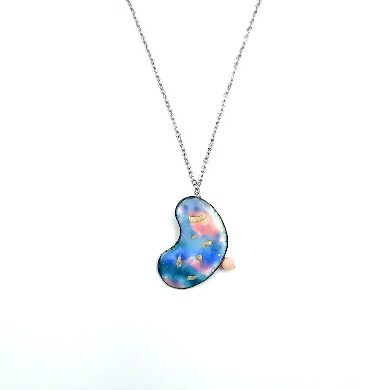 گردنبند مسی با میناکاری مناسب استفاده روزمره