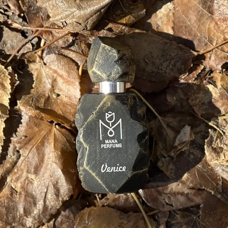 عطر Venic