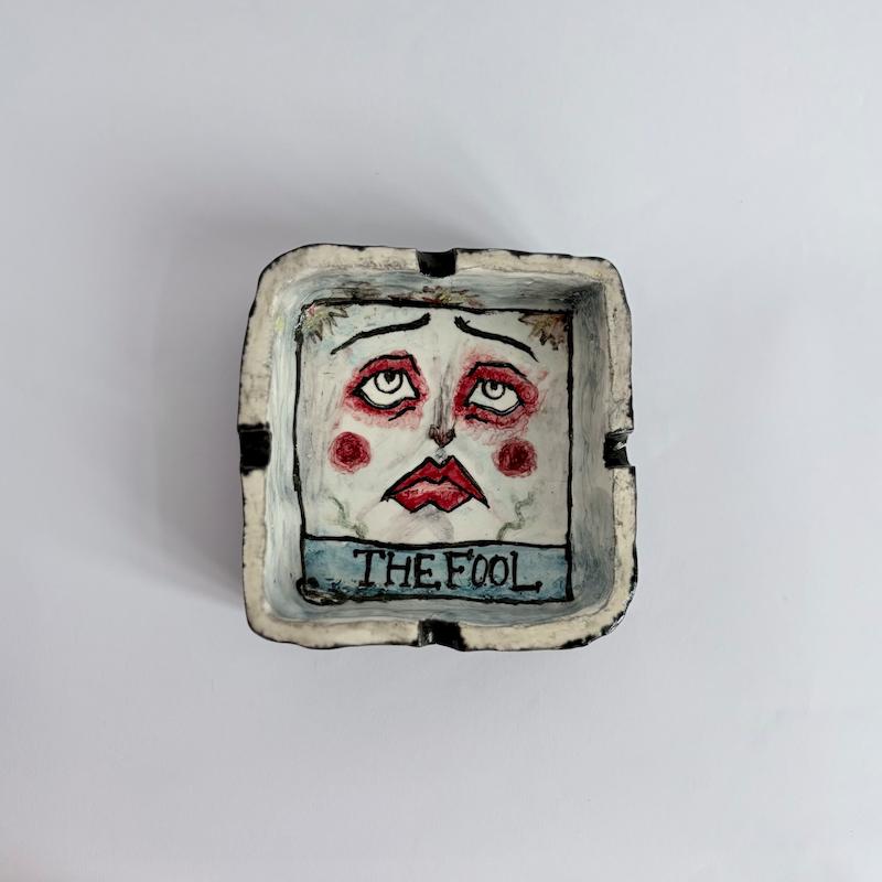 زیرسیگاری احمق 
