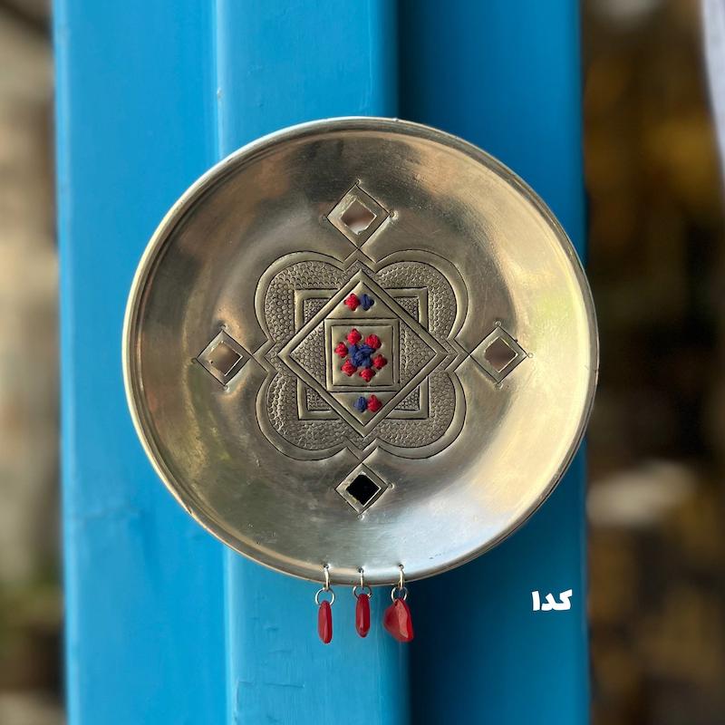 بشقاب سوزن دوزی