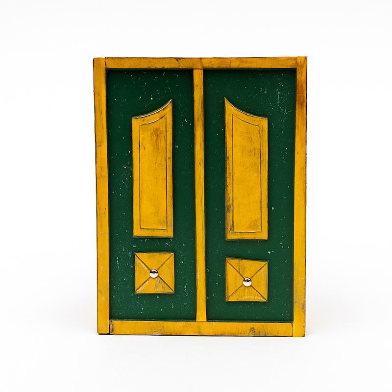 تقویم کلاسوری دست‌ساز طرح در با جلد مقوایی