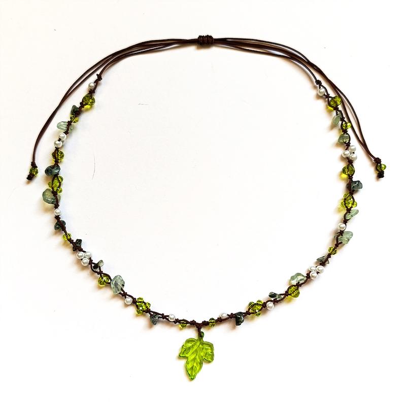 alt="گردنبند سنگ پرهینت"