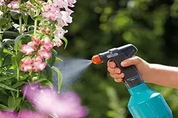 انواع کودهای مایع شرکت گلباران سبز