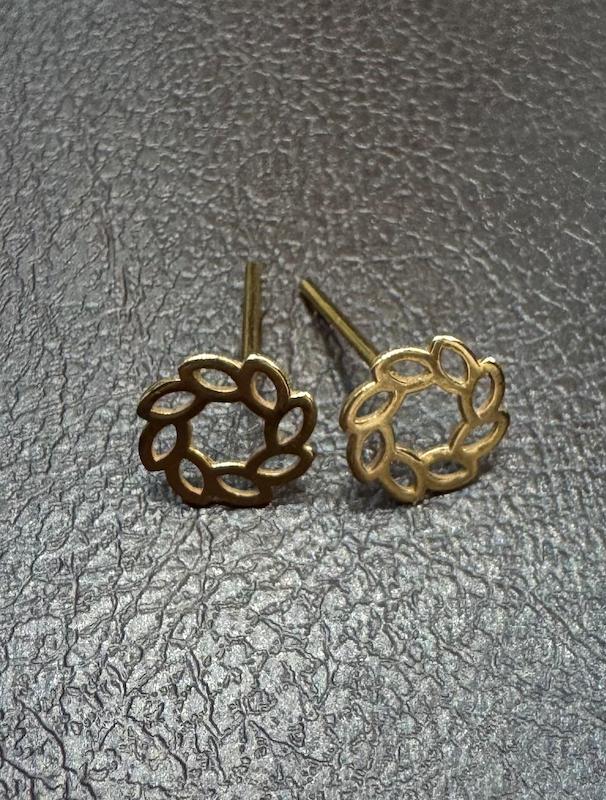 گوشواره طلا ۱۸ عیار گل گالری طلای آماندا