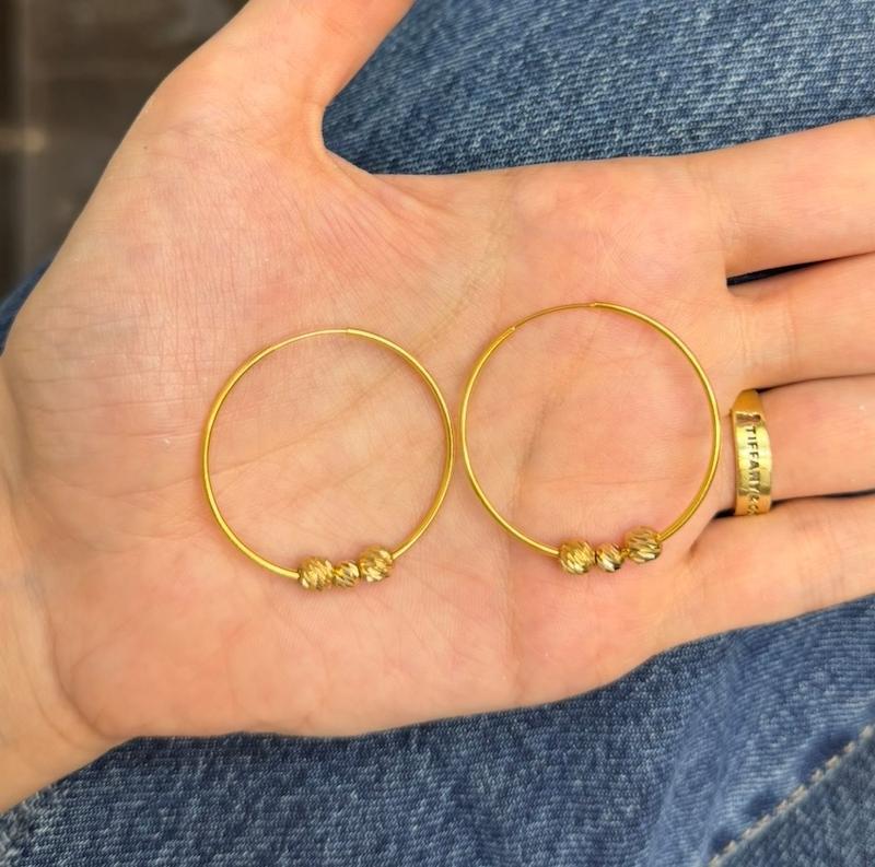 گوشواره زنانه طلا ۱۸ عیار گوشواره حلقه ای با گوی البرنادو قطر ۳۵ میلیمتر گالری طلای فلور