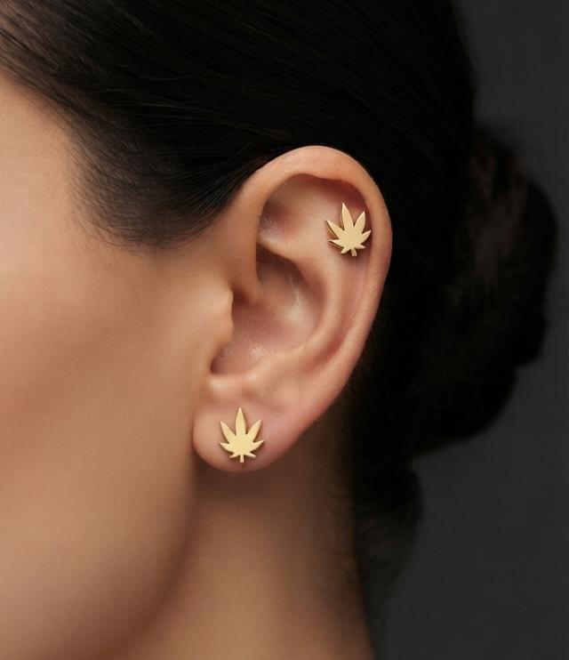 گوشواره زنانه طلا ۱۸ عیار گوشواره میخی طرح برگ گالری کاژه گلد