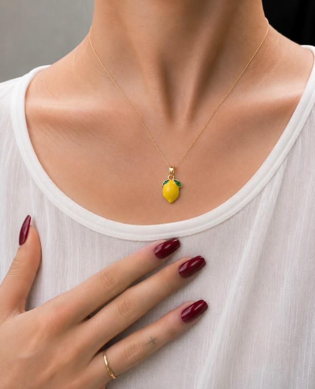 آویز زنانه طلا ۱۸ عیار آویز پلاک لیمو گالری مهدی زاده