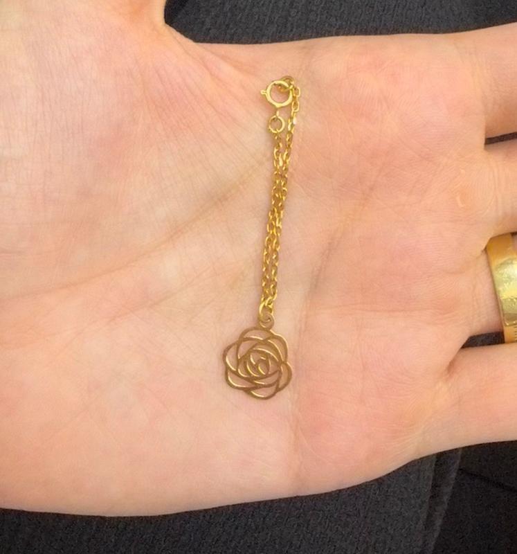 آویز ساعت طلا ۱۸ عیار آویز زنجیر ساعت گل رز بدون اجرت گالری طلای فلور گالری طلای فلور