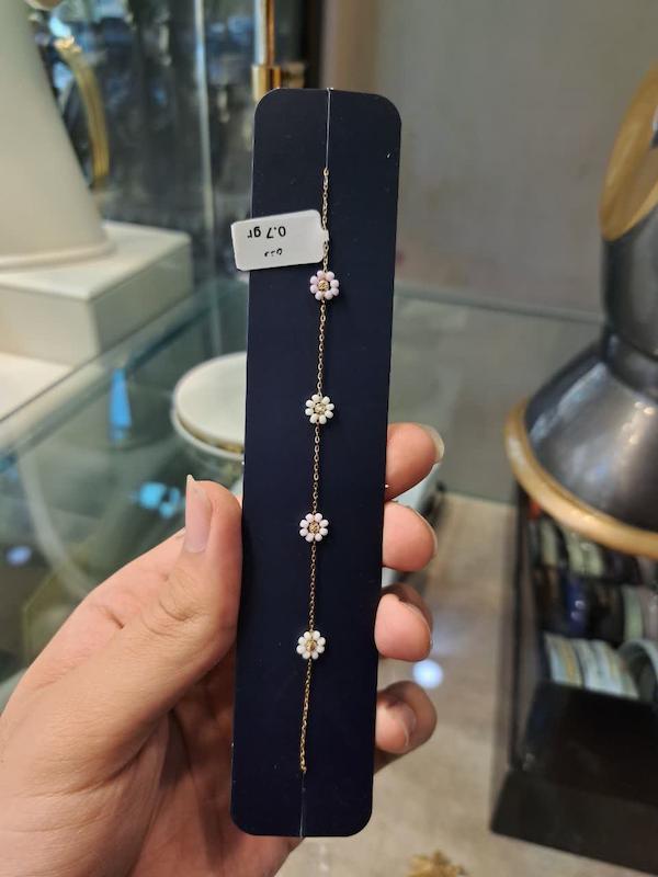 دستبند زنانه طلا ۱۸ عیار طرح گل گالری انارکی