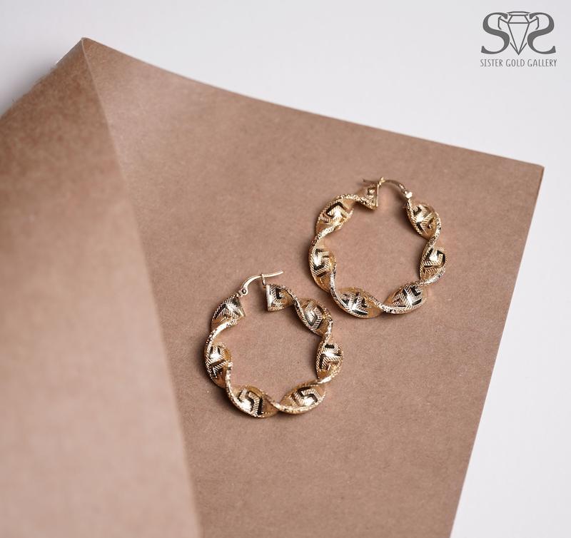 گوشواره زنانه طلا ۱۸ عیار گوشواره حلقه پیچ طلا ورساچه کد s-2095 گالری طلا سیستر