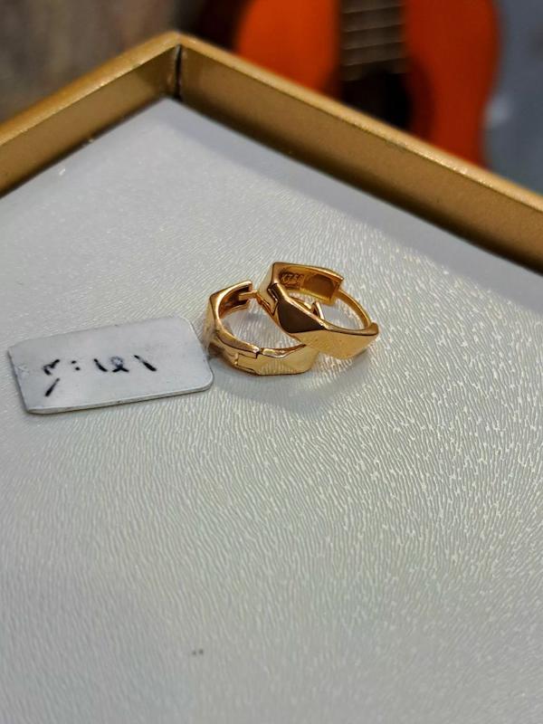 گوشواره زنانه طلا ۱۸ عیار آینه‌ای آبکاری شده (بدون‌اجرت)مناسب سرمایه‌گذاری گالری انارکی