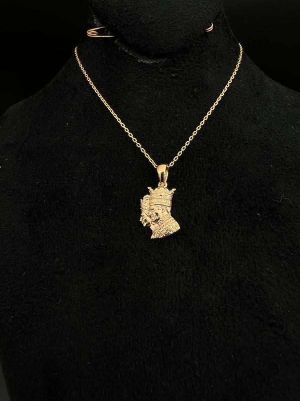 آویز طلا ۱۸ عیار آویز شاه و فرح گالری پورقلی