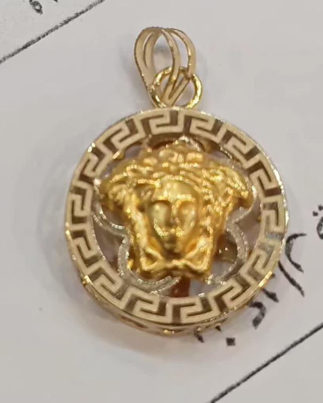 آویز طلا ۱۸ عیار ورساچه نمادار کم اجرت گالری یادمان