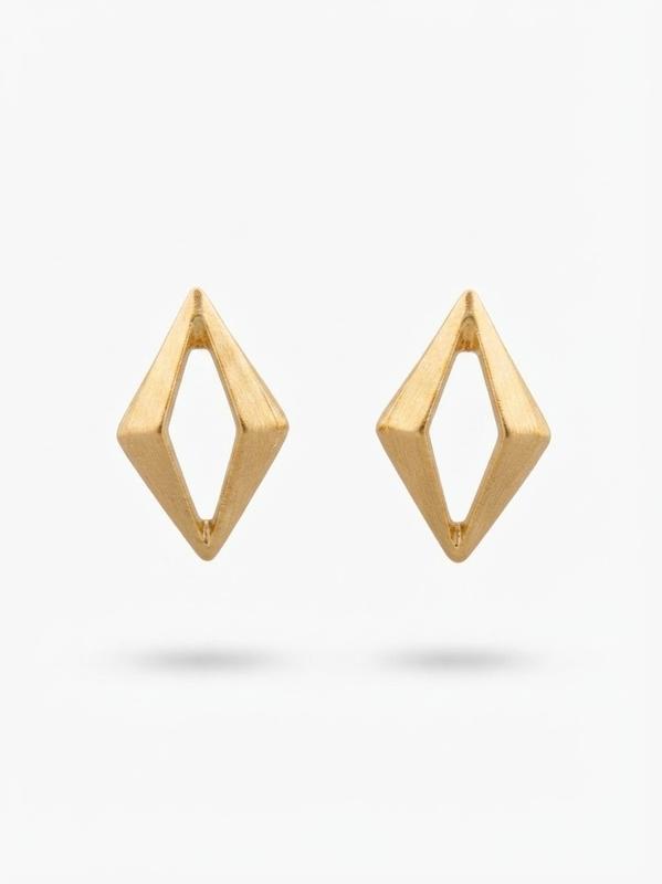 گوشواره طلا ۱۸ عیار لوزی توخالی گالری نوما