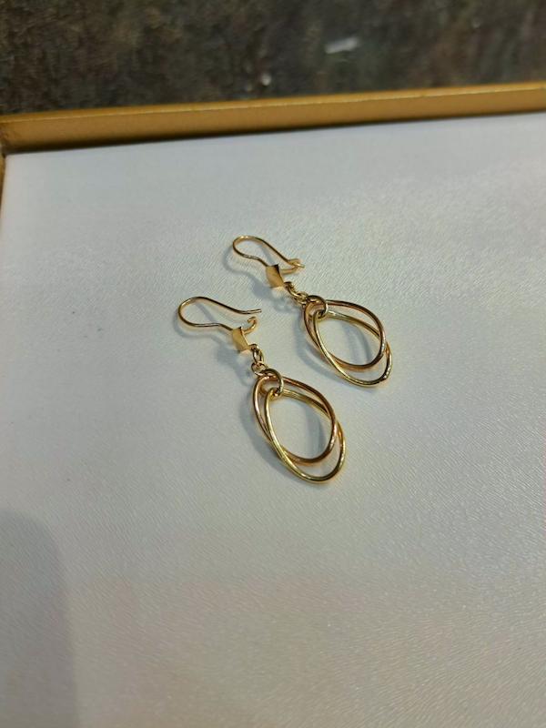 گوشواره زنانه طلا ۱۸ عیار آبکاری شده (بدون‌اجرت)مناسب سرمایه‌گذاری گالری انارکی