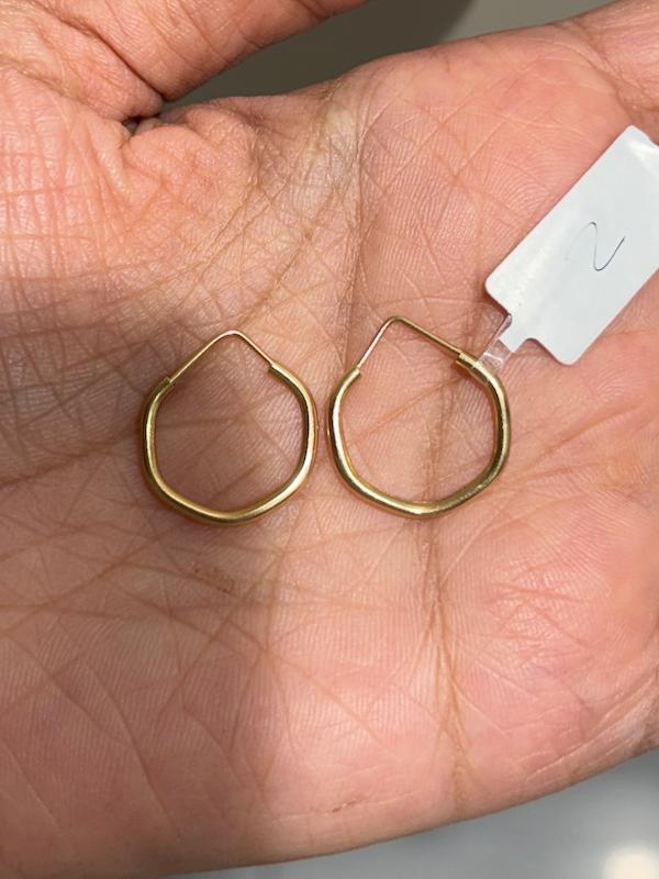 گوشواره طلا ۱۸ عیار گوشواره حلقه ای چند ضلعی بدون اجرت گالری طلای فلور گالری طلای فلور