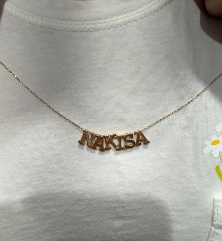 گردنبند طلا ۱۸ عیار اسم nakisa گالری طلای فلور