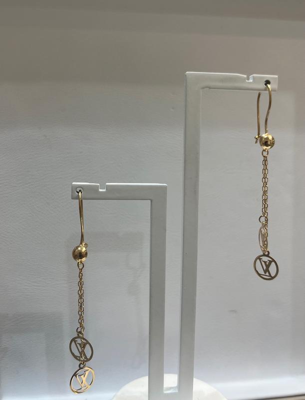 گوشواره زنانه طلا ۱۸ عیار گوشواره  LV گالری کیاوش