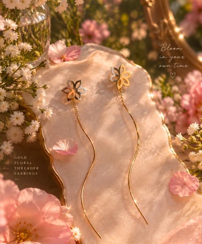 گوشواره زنانه طلا ۱۸ عیار گوشواره شکوفه Blossom جواهری سما