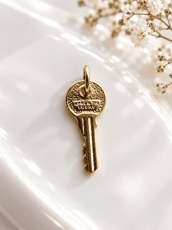 آویز زنانه طلا ۱۸ عیار کیلید بزرگ شایلین گلد