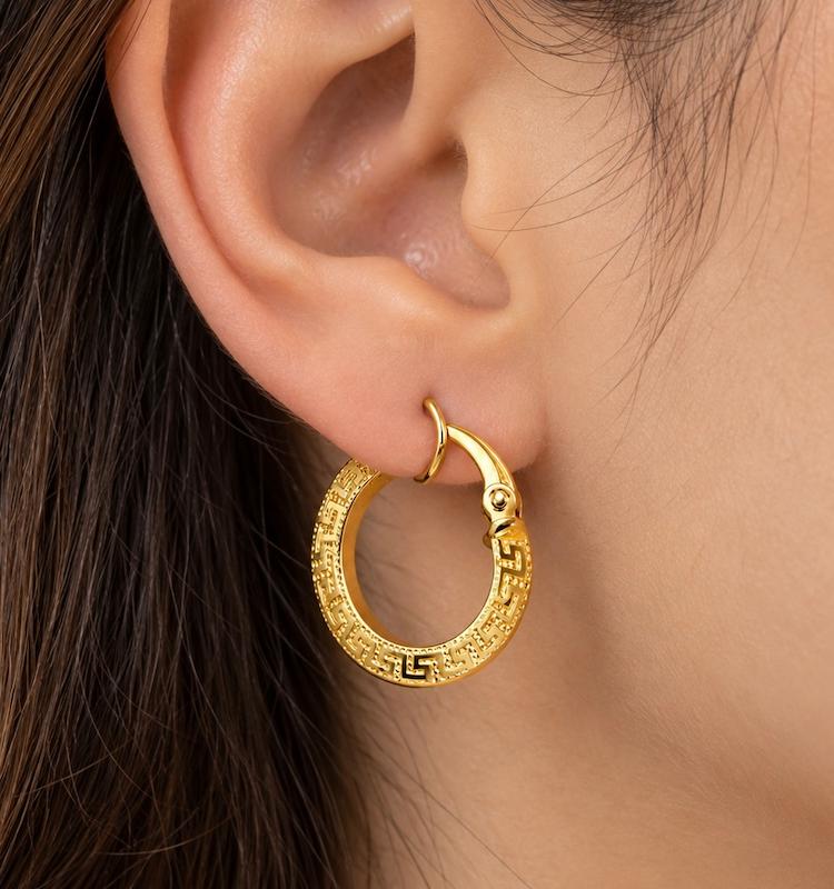 گوشواره زنانه طلا ۱۸ عیار گوشواره لوکس ورساچ گالری طلای الهه