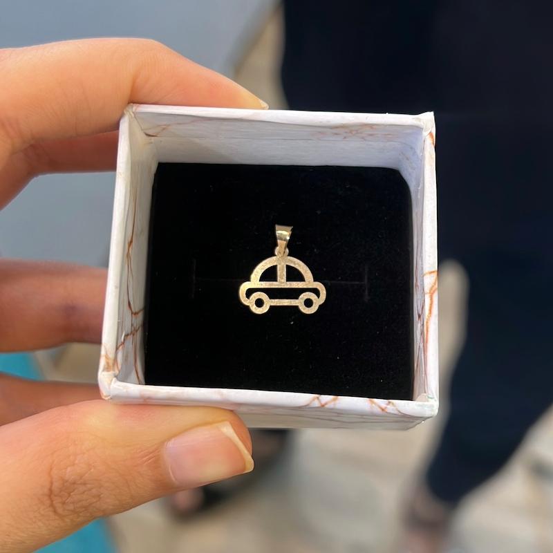 آویز بچگانه طلا ۱۸ عیار ماشین گالری طلای ایرانه