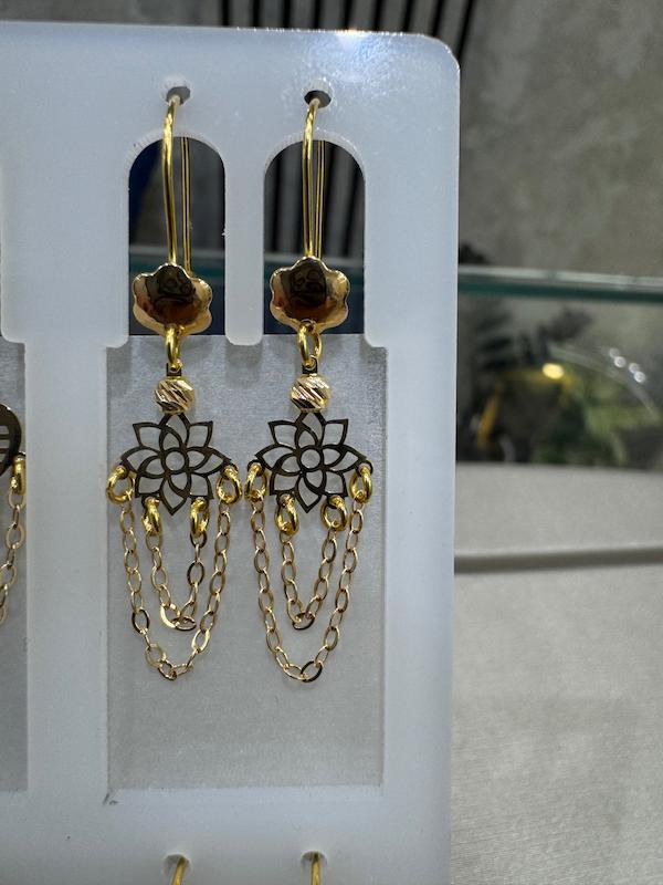 گوشواره زنانه طلا ۱۸ عیار گوشواره شرابه ای نیلوفر آبی گالری طلا ولور