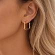 گوشواره زنانه طلا ۱۸ عیار گوشواره حلقه ای هندسی طرح مربع گالری طلای الهه