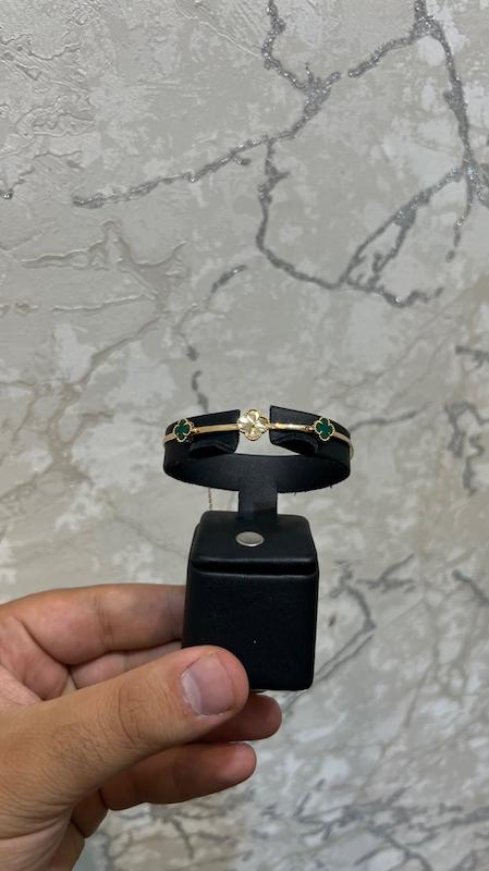 بنگل زنانه طلا ۱۸ عیار ونکلیف تراش و سبز غزل گالری